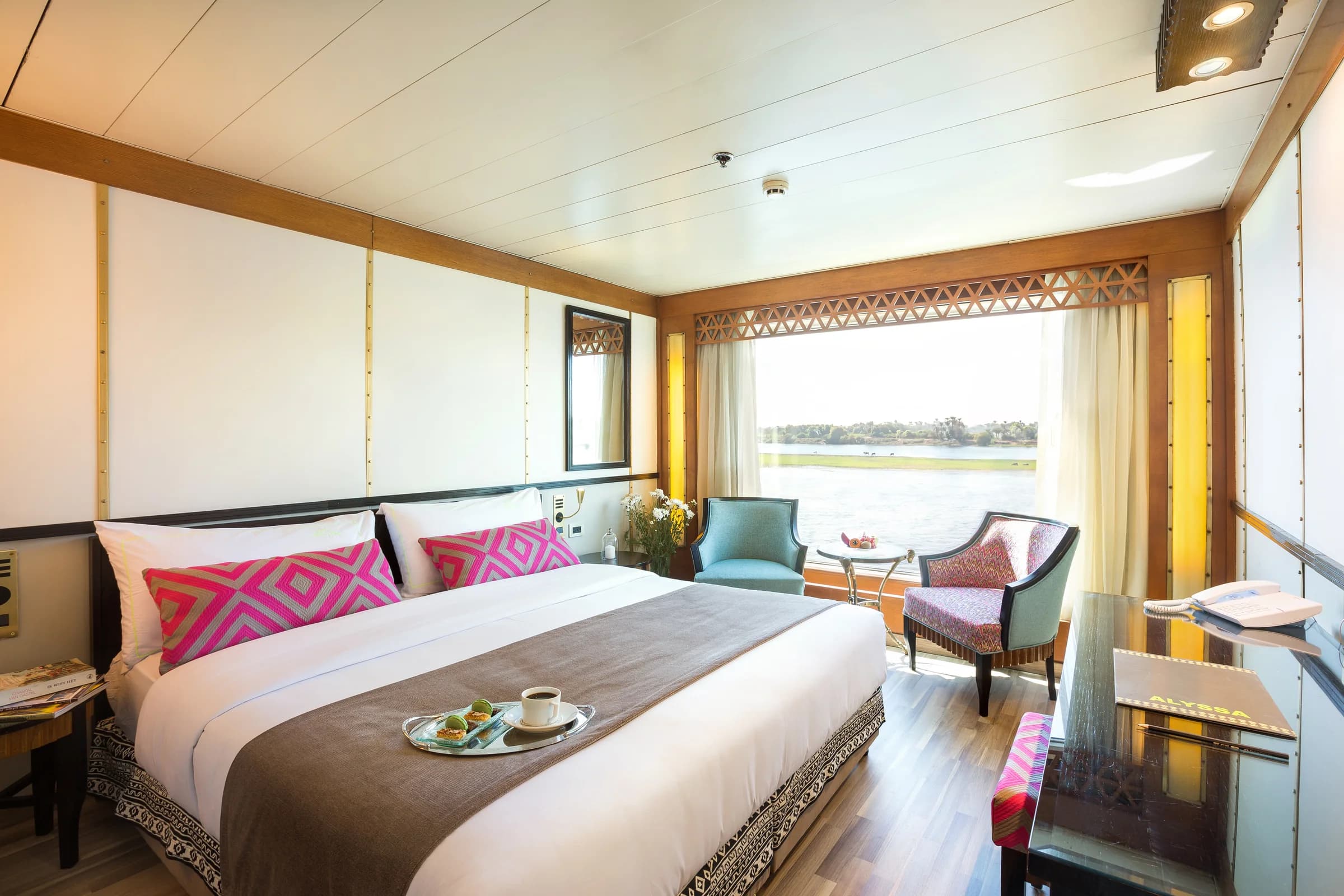 Suite with river views on the M/Y Alyssa