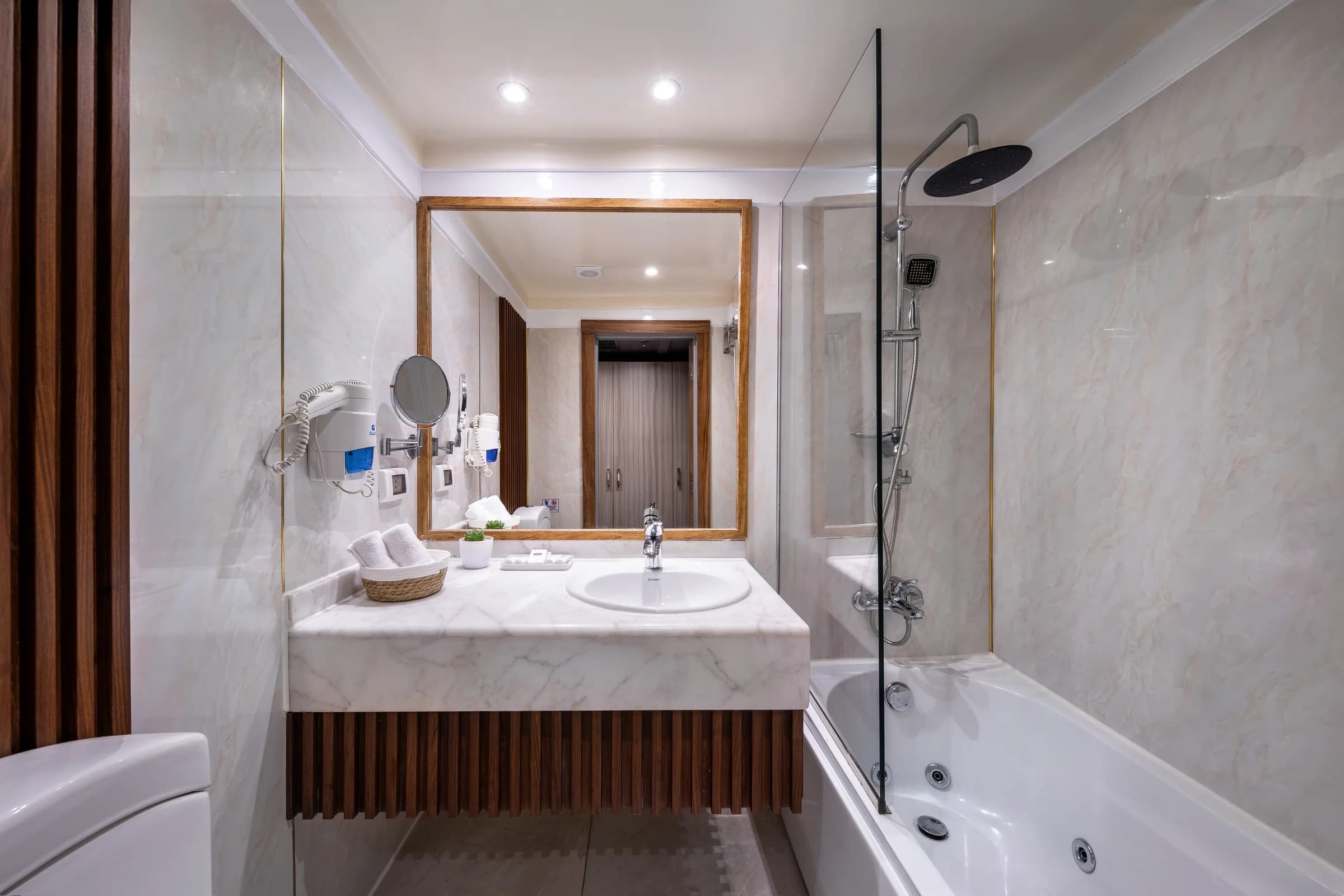 Cabin bathroom on the M/S Chateau Lafayette